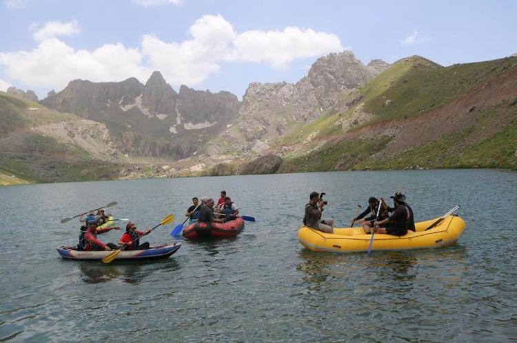 BAKAN ERSOY, BOTLA GEZİNTİ YAPTI