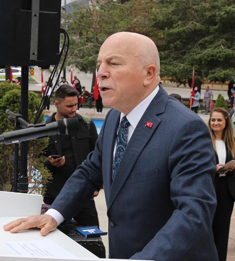 ‘TÜRKİYE CUMHURİYETİNİN KURULUŞU İLE YIKILMAZ BİR ÇINARA DÖNÜŞÜR’