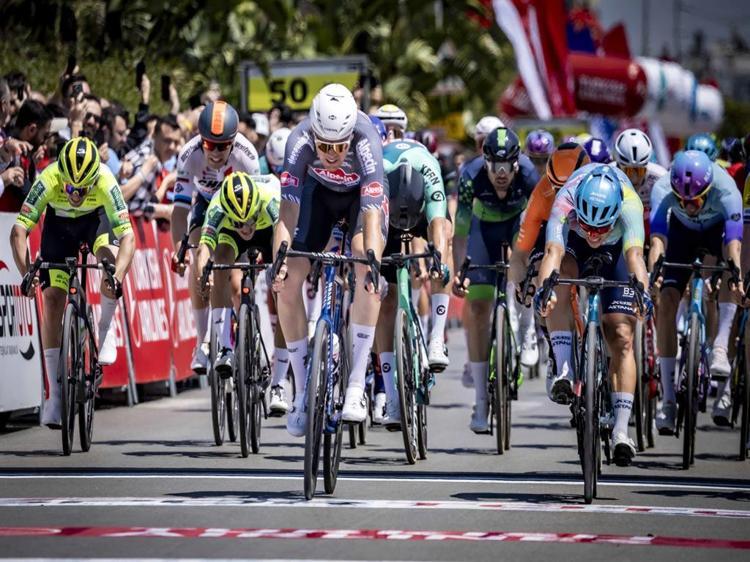 BİZİM DE BU PASTADAN YARARLANMAMIZ LAZIM’