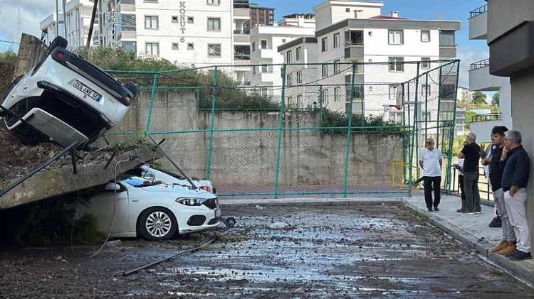 YER ALTI ŞEBEKE HATTI ZARAR GÖRDÜ