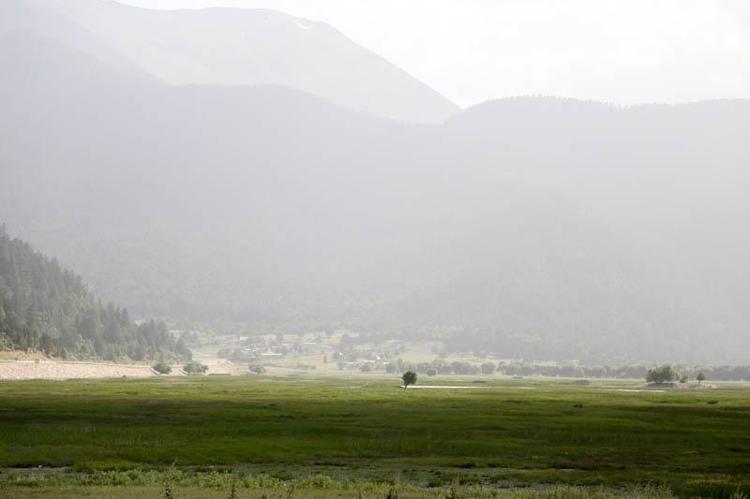 AVLAN GÖLÜ TABANDAN BİRÇOK YERİ BESLİYOR