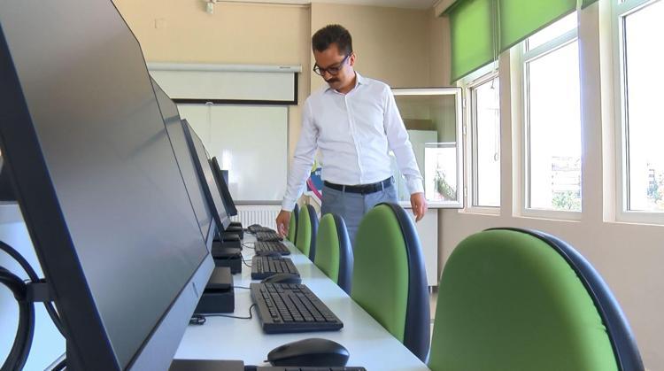 İNSANLARA BİR ŞEYLER ÖĞRETMEK İSTEDİĞİMİ FARK ETTİM