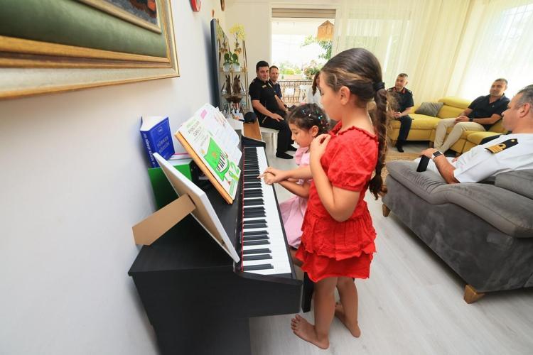10 KARDEŞİM DE OLSA 10U DA VATANIMIZA FEDA OLSUN