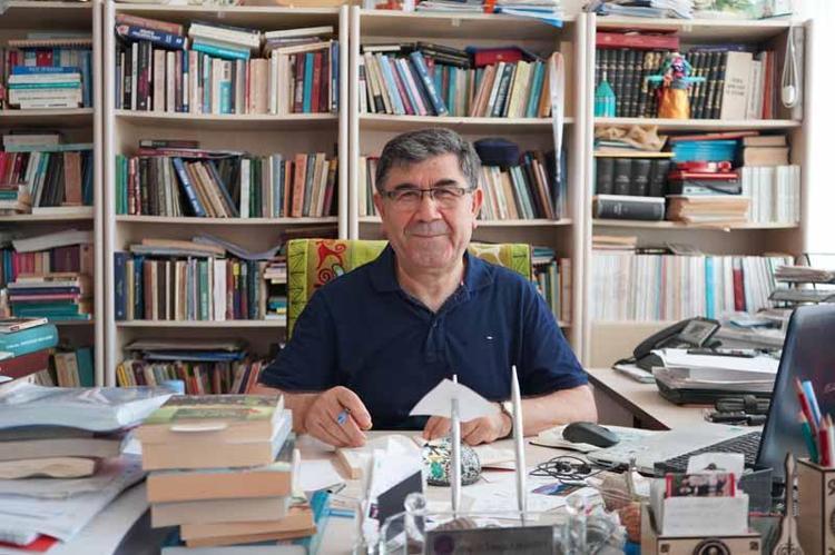 YILAN DERİSİ TOZ HALİNE GETİRİLEREK İLAÇ GİBİ KULLANILDI