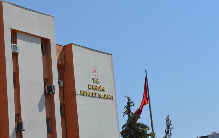 2 SANIK TAHLİYE EDİLDİ, DURUŞMA ERTELENDİ