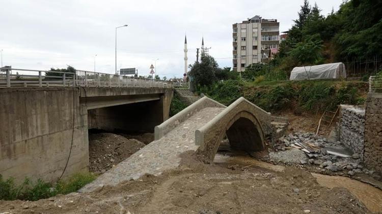 ‘KÖPRÜYÜ KORUYACAK BİR AKIŞ SAĞLANMALI’