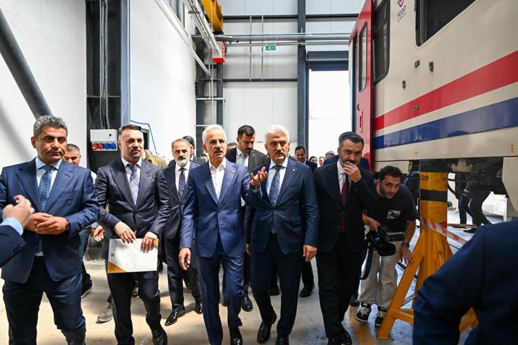 FABRİKAYI ZİYARET ETTİ