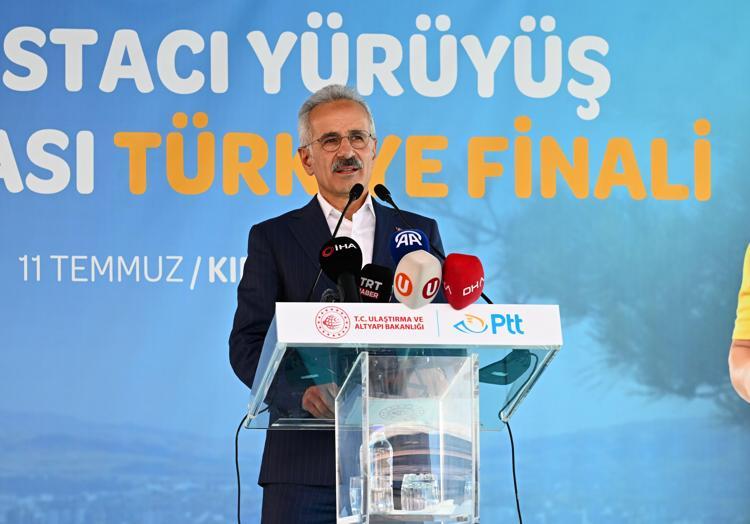 POSTACI YÜRÜYÜŞ YARIŞMASINA KATILDI