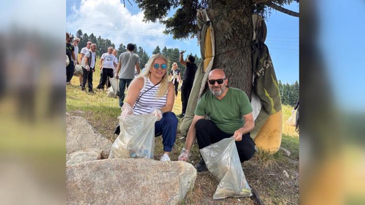 ‘KAHVE BARDAKLARI, ALKOL ŞİŞELERİ ORTALARA ATILMIŞ’