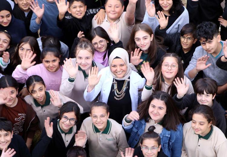 KARDELEN, KARLAR ALTINDA BİLE HAYATA TUTUNAN BİR ÇİÇEKTİR