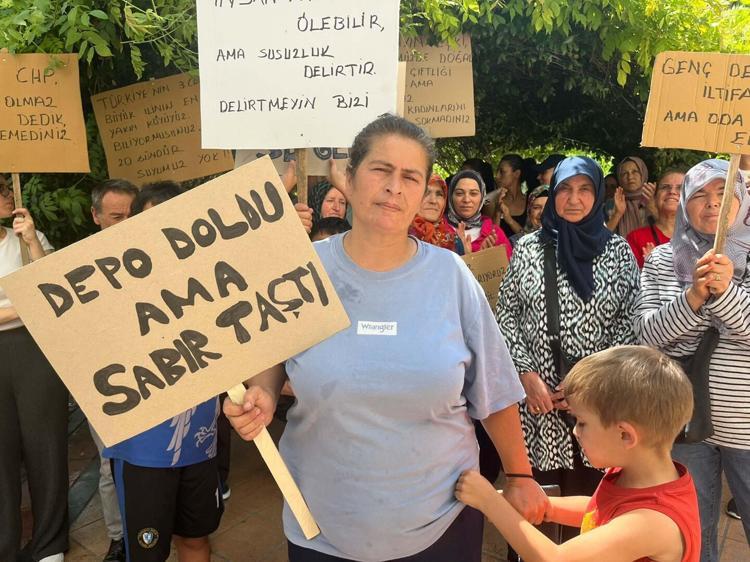 ÇİÇEKLERİMİZİ BİLE SULAYAMIYORUZ