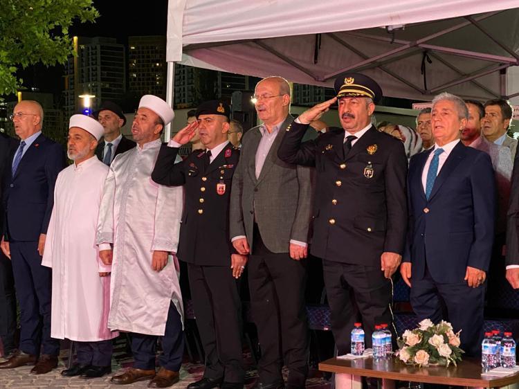 ‘AYAĞINDA TERLİKLE BU ALÇAKLARA KARŞI KOYDU’