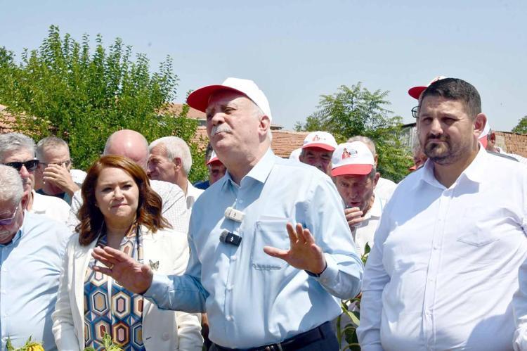 ‘ÇİFTÇİMİZİ DESTEKLEMEKTEN BAŞKA ÇAREMİZ YOK’
