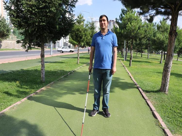 ‘SANAT İLE TEMSİL ETMEK İSTEDİM’