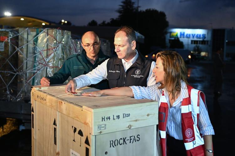 TIRNAKLARIMIZLA KAZIDIK