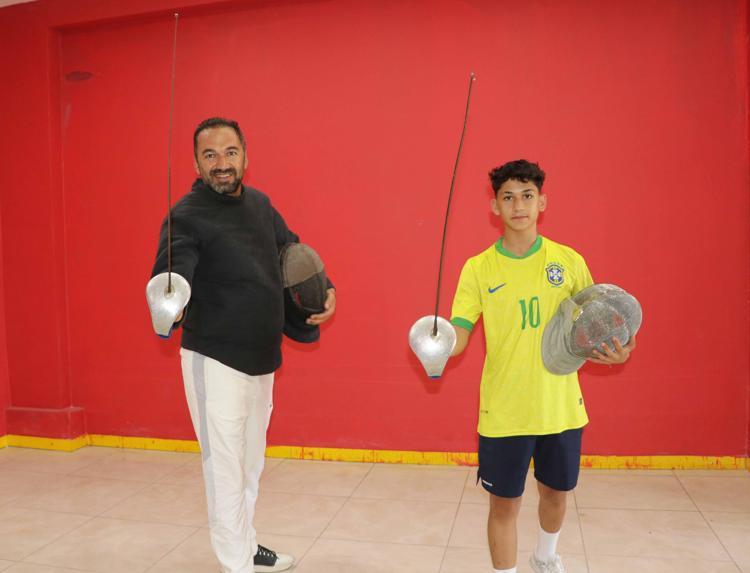 ARTIK ESKRİMDE VANIN BİR MİLLİ SPORCUSU VAR