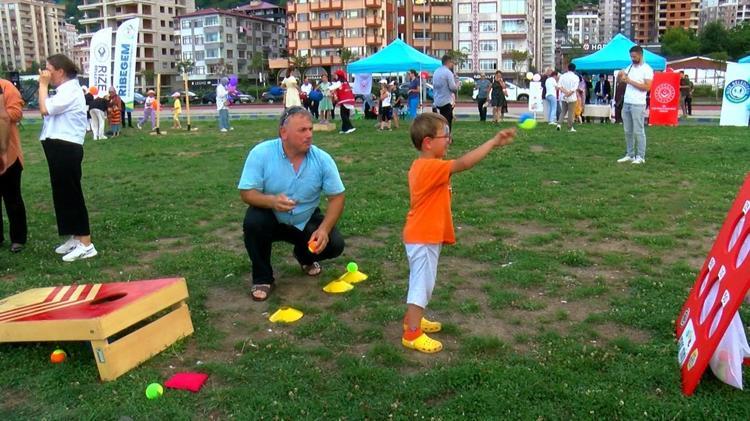 ‘ONUN BİR GÜLÜŞÜ DÜNYAYA BEDEL’