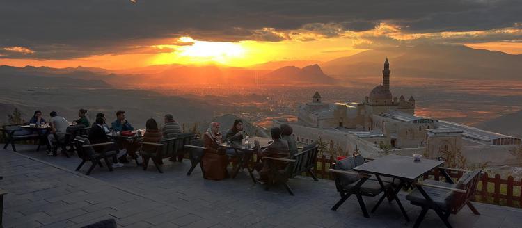 TARİH VE MANZARA BİR ARADA