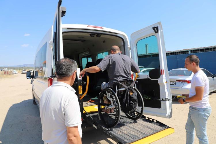 GÖREV YAPMAKTAN ONUR DUYARIZ