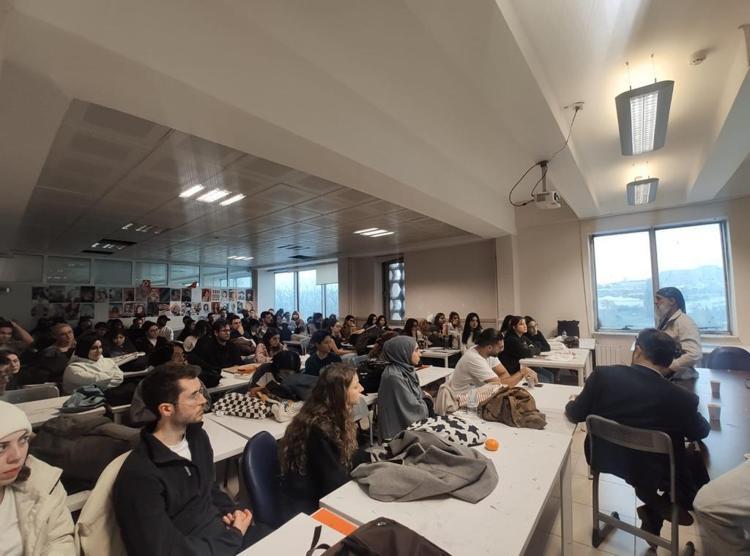 ‘BAŞKA ÜNİVERSİTELERDE DE TEKLİFLER GELİYOR’