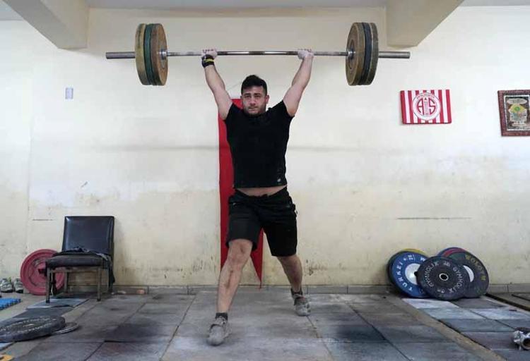 İMKANSIZLIKLAR MOTİVE ETTİ