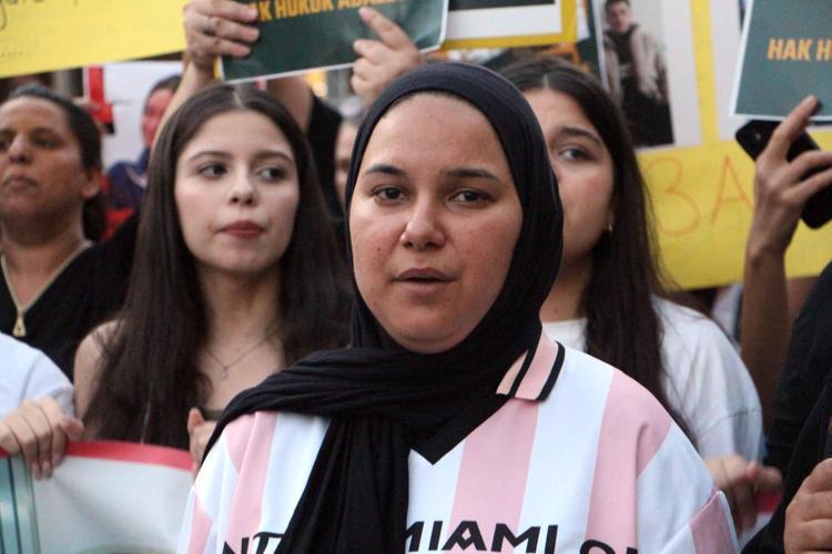 GÜLDEN VE TÜM KATLEDİLEN ÇOCUKLAR İÇİN YÜRÜYÜŞ