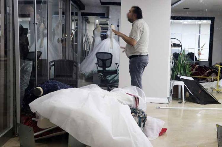 TÜPÜ TUTUŞTURMAYA YELTENDİ, İTFAİYE SU SIKTI