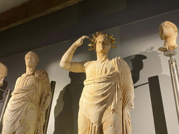 ORTALAMA 2 BİN 200 YAŞINDA