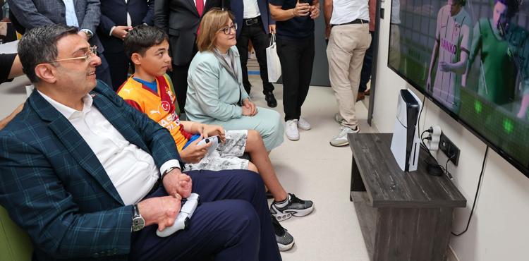 ‘İNSANLARA UMUT OLMAMIZ LAZIM’