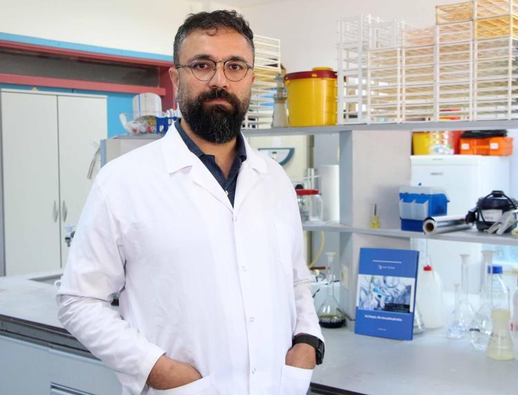 BİR LİTRE SUDA 1-2 MİKROPLASTİK TESPİT ETTİK