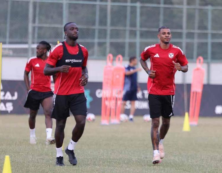 ‘YENİ SEZONDA TÜRK HAKEM İSTİYORUZ’