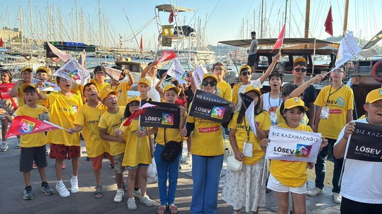 PSİKOLOJİK OLARAK BİRBİRLERİNE SARILMIŞ DURUMDALAR