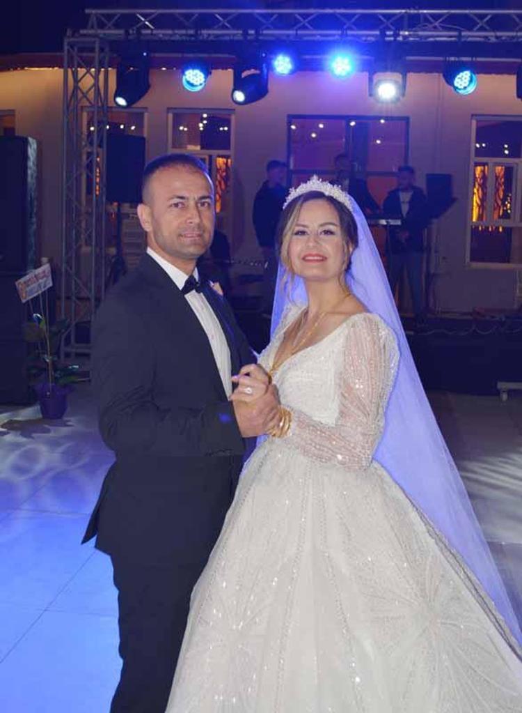 DÜĞÜN FOTOĞRAFI ORTAYA ÇIKTI