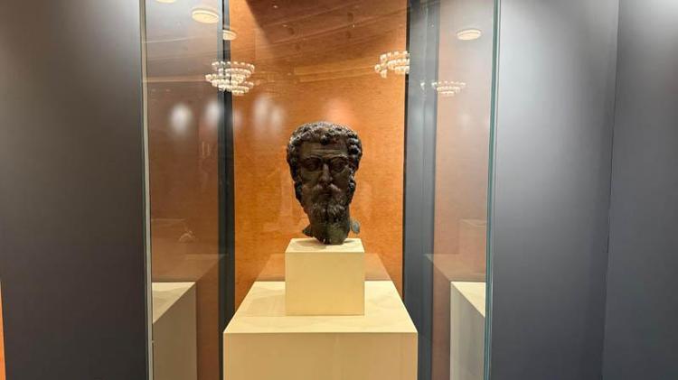 DENİZ ALTINDAN ÇIKARILAN ESERLER DE YER ALIYOR