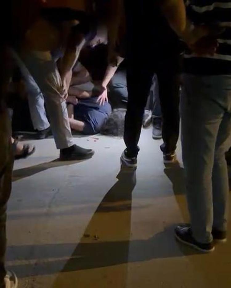 LİNÇTEN POLİS KURTARDI