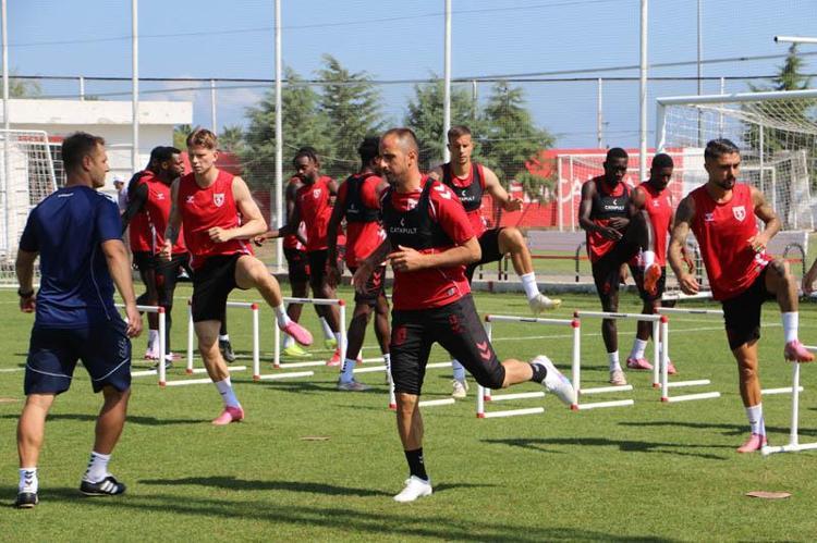 ‘HAZIRLIK MAÇLARI BİZİM İÇİN OYUN ANLAMINDA FAYDALI OLDU’