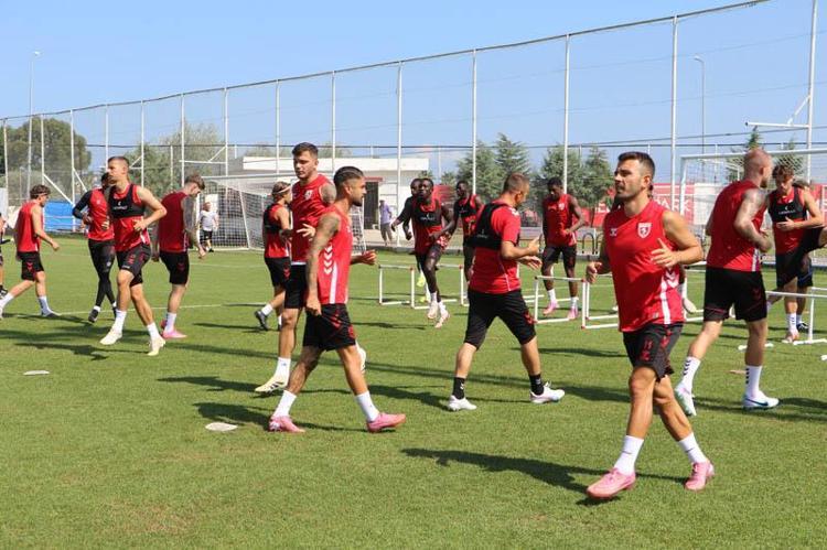 ‘İNŞALLAH GEÇEN SEZON GİBİ TARAFTARIMIZI MUTLU EDERİZ’