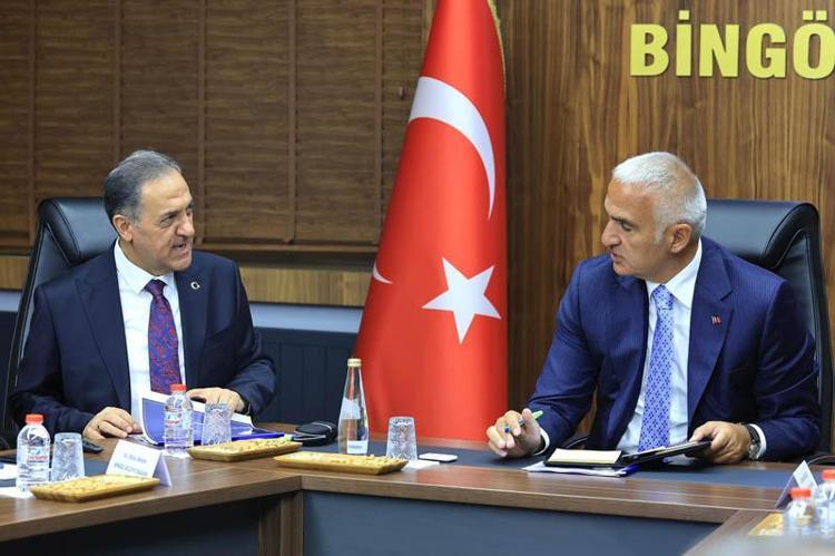 ‘ŞEHİRLERİMİZ SANATIN KONUŞULDUĞU YER HALİNE GELECEK’