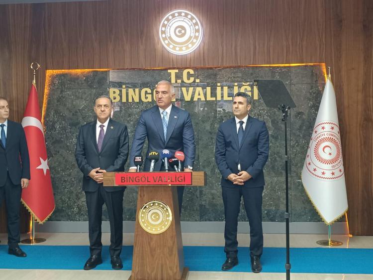 ‘ARTIK ÜLKEMİZ 12 AY DÜNYANIN DÖRT BİR YANINDAN MİSAFİRLER AĞIRLIYOR’