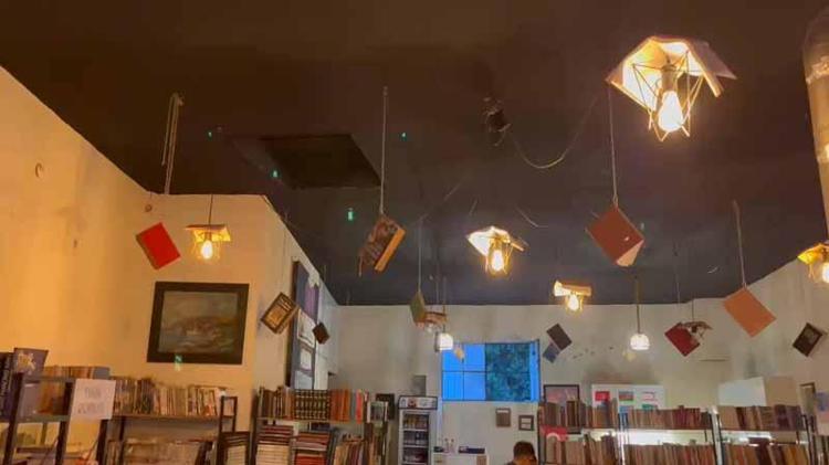 ‘DÜŞÜNDÜĞÜM ŞEY BİR KİTAP KAFE FİKRİYDİ’