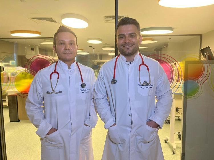 AİLESİ KADAR BİZ DE MUTLULUK YAŞIYORUZ