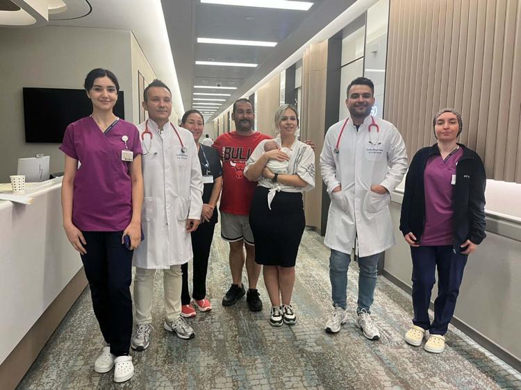 YAŞADIĞIMIZ MUTLULUĞU ANLATAMIYORUZ