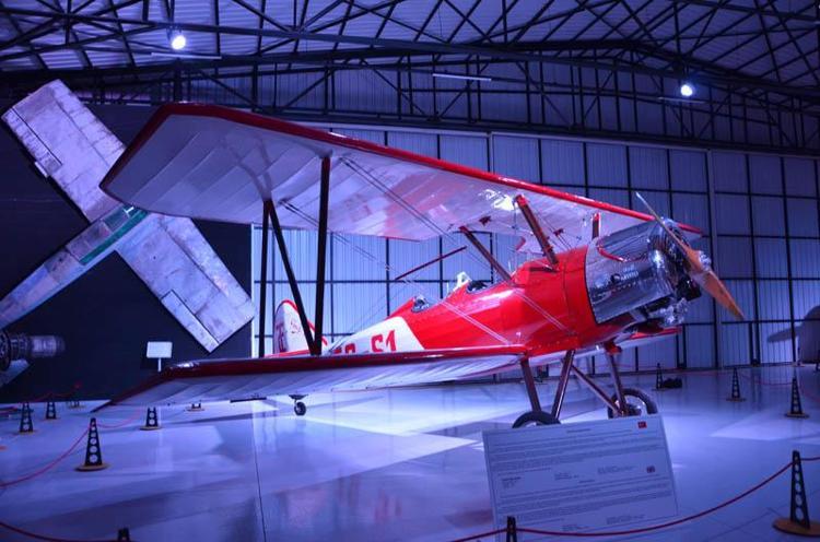 TARİHE TANIKLIK EDEN UÇAKLAR, MÜZEDE SERGİLENİYOR