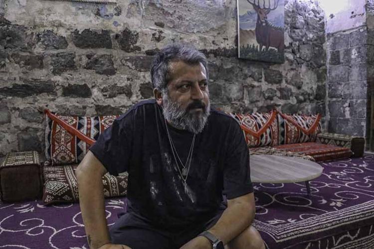 ‘KALABALIK BİR PLATONUN İÇERİSİNDE GİBİYİZ’