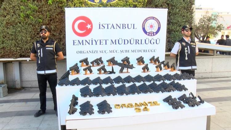 ÇOK SAYIDA SİLAH ELE GEÇİRİLDİ