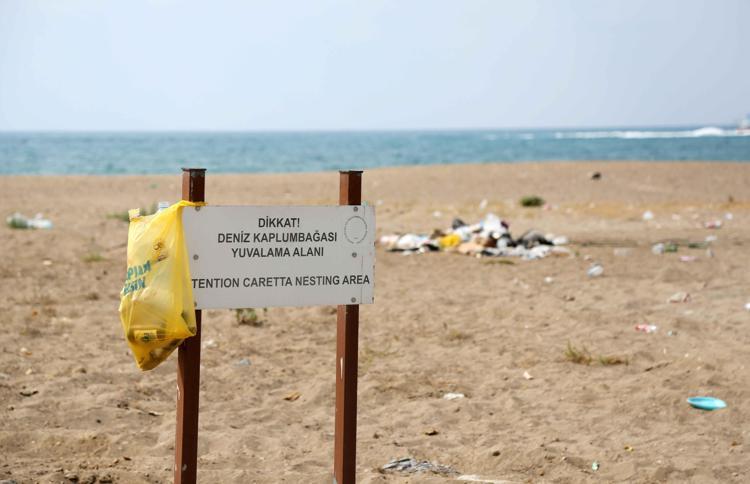 BARAKALARIN YERİNİ KARAVAN VE ÇADIRLAR ALDI