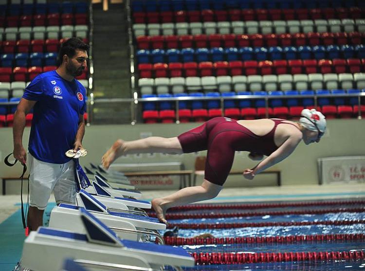 ‘KAR, KIŞ DEMEDEN OTOBÜSLERLE ANTRENMANA GELDİM’