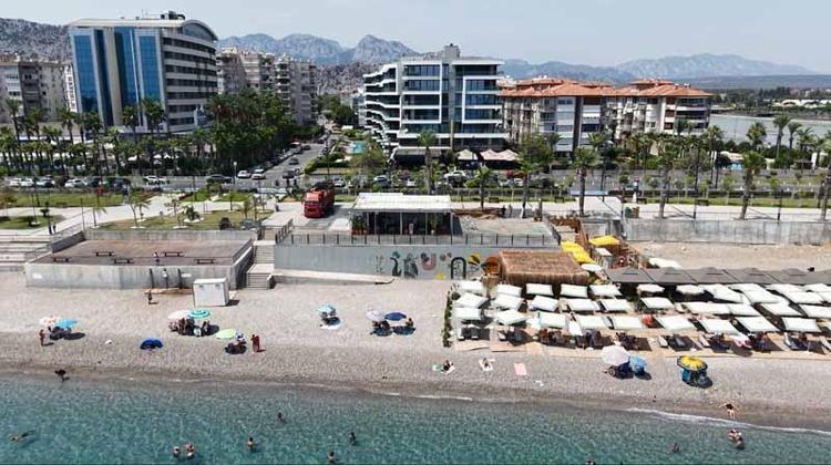 GÖLGELİKLER KALDIRILDI, BİR İŞLETME KAPATTI