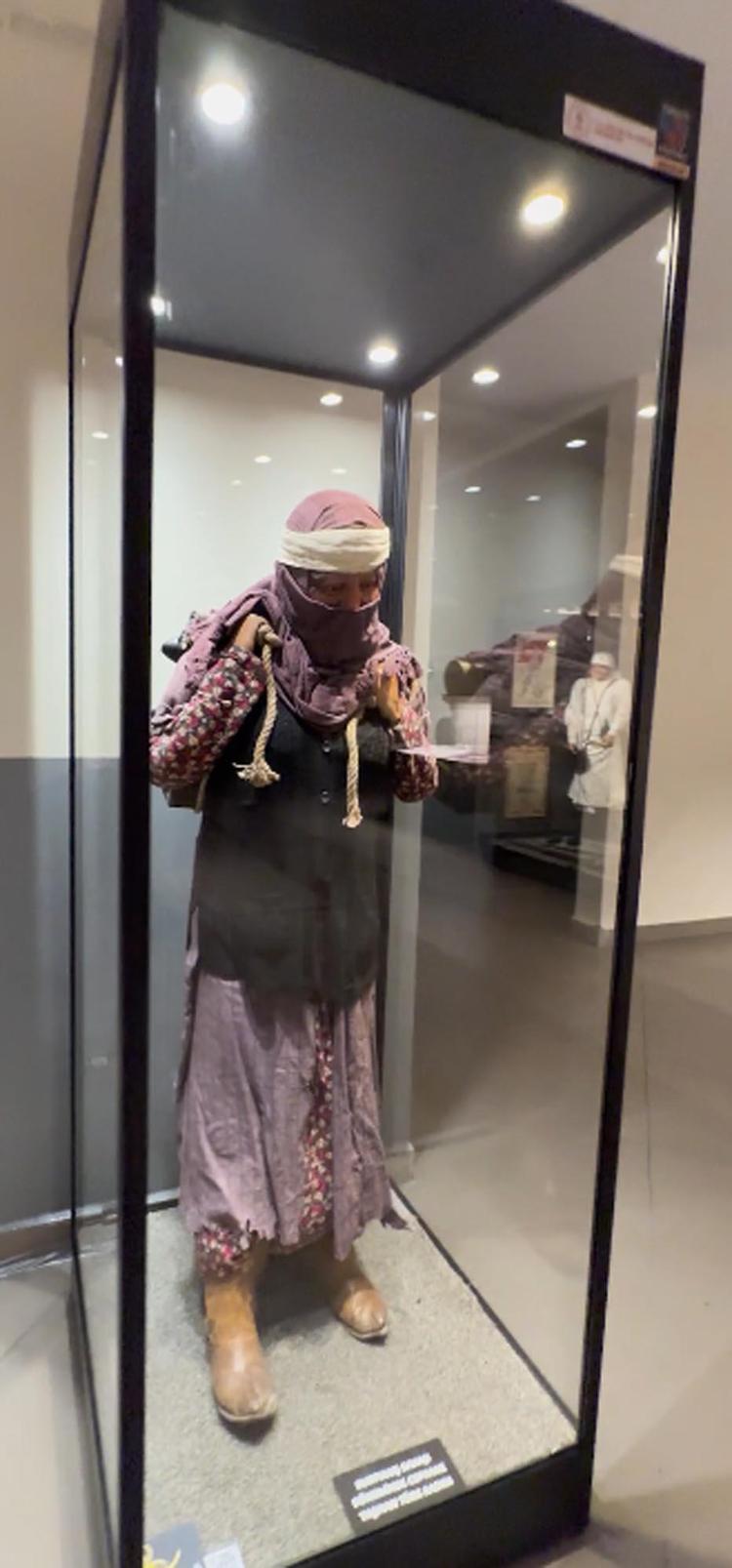 ÜSTEĞMEN KARA FATMA