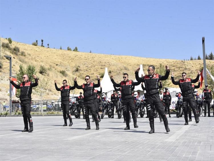 2 KEZ KANSERİ YENEN ELANUR İÇİN 1071 BALON UÇURULDU